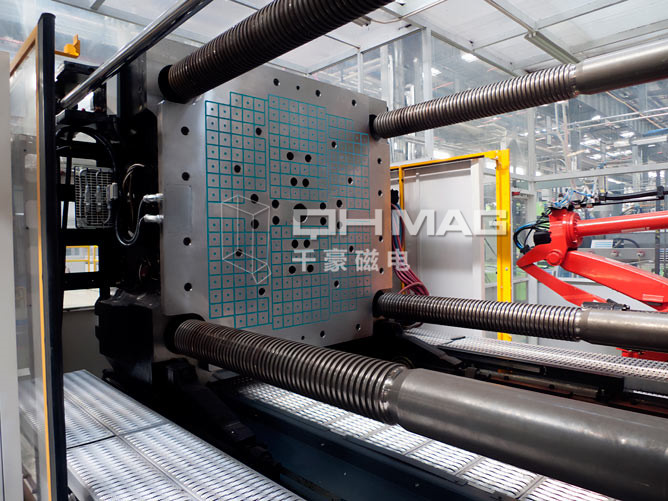 千豪注塑機快速換模系統(tǒng)磁力模板